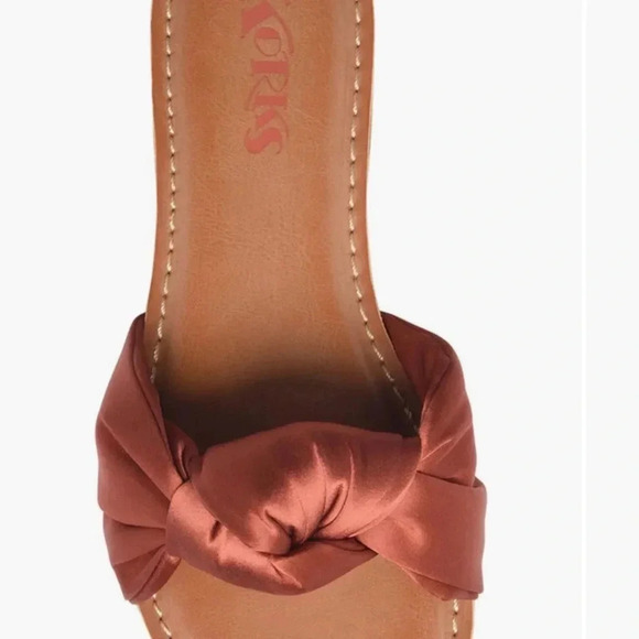 New in Box Korks Soleil knot flat sandals rust satin size 8M - Picture 5 of 6